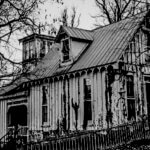 Gingerbread House b+w Whispers on the Canal Ghost Tours ๐ถ
