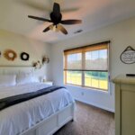 king bed Seven Springs Hideaway