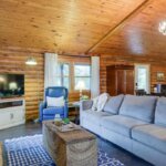 Cozy Home /w Fire Pit  & Deck
